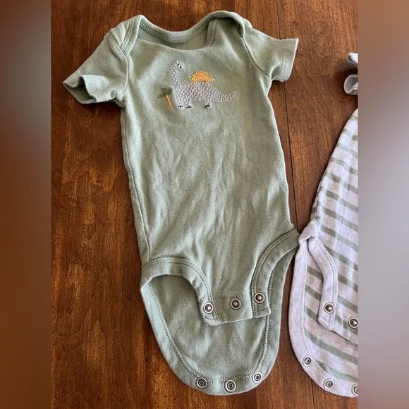 Carters Dinosaur Set Newborn - Picture 2 of 4